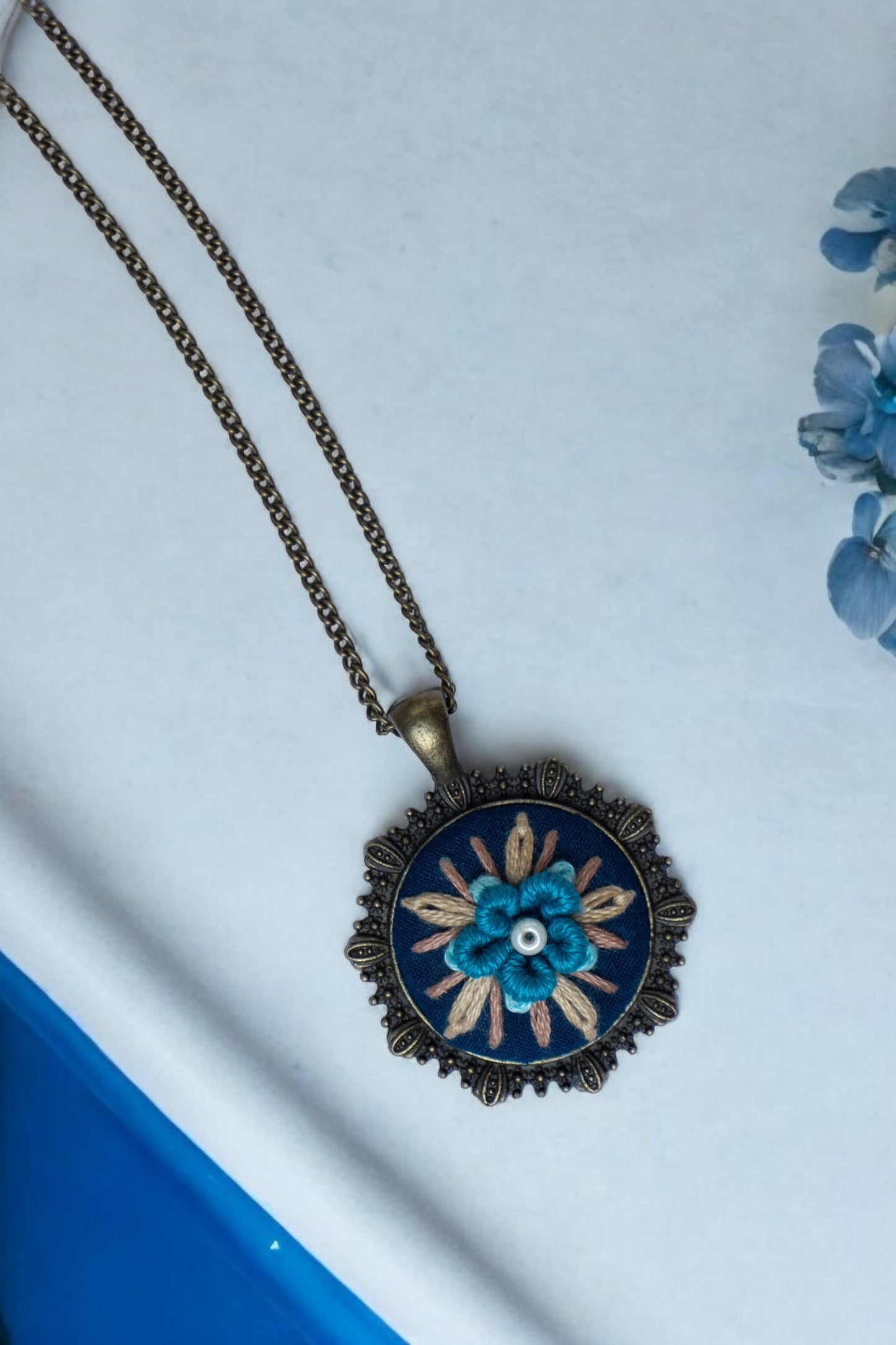 Fleur de Luxe - Blue Pendant